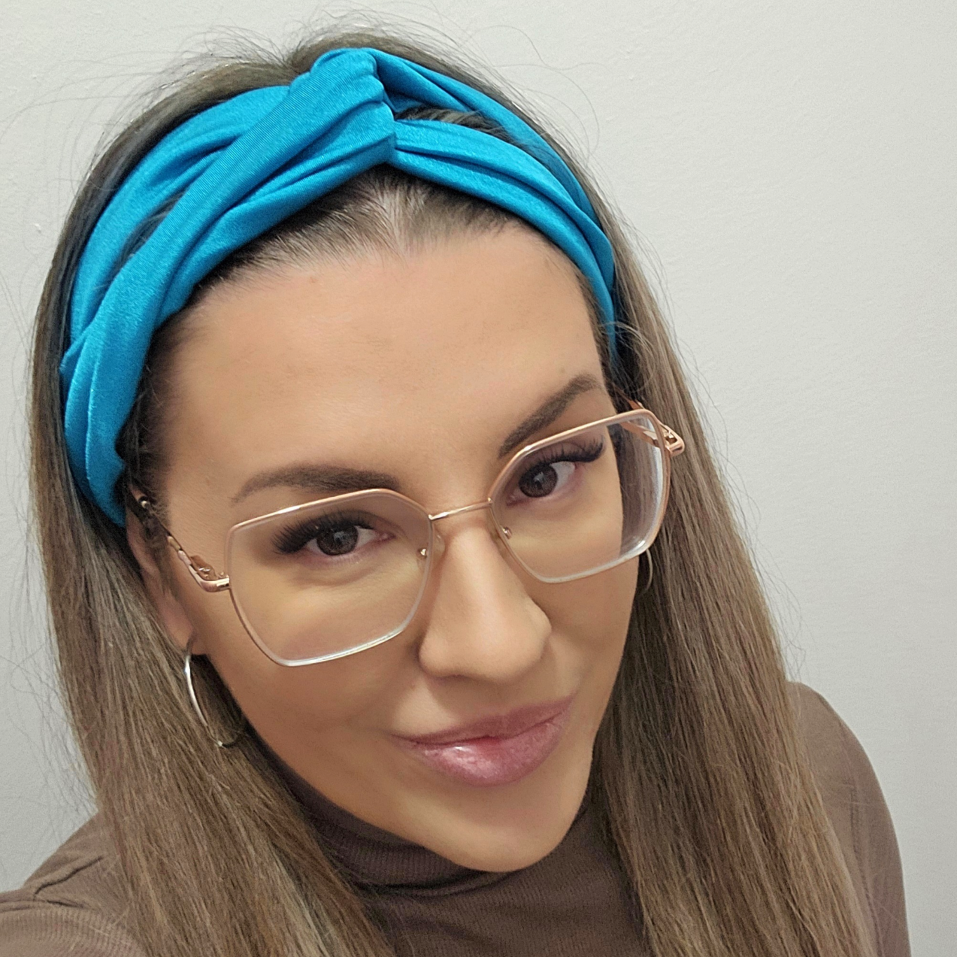 Tyrkysová látková čelenka do vlasů OSKARE1